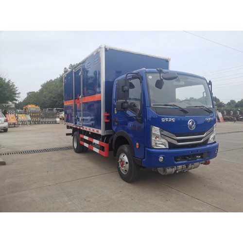 危險(xiǎn)品運(yùn)輸車 東風(fēng)藍(lán)牌廂式運(yùn)輸車 易燃液體3類運(yùn)輸車