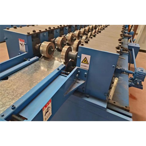 全自動(dòng)不銹鋼基業(yè)箱殼體生產(chǎn)線