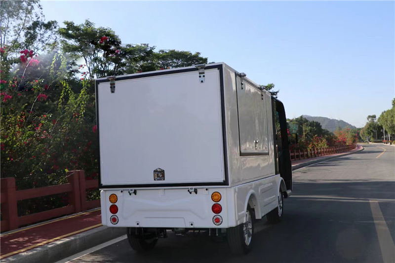 6電動搬運(yùn)車使用注意事項(xiàng)