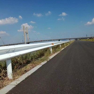 景區(qū)波形護(hù)欄 山區(qū)波形護(hù)欄 國標(biāo)波形護(hù)欄